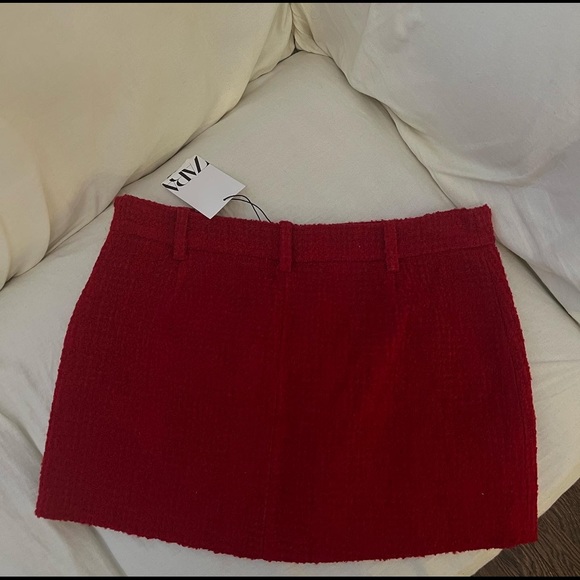 ZARA TEXTURED RED SKIRT WITH SLIT - Picture 6 of 12